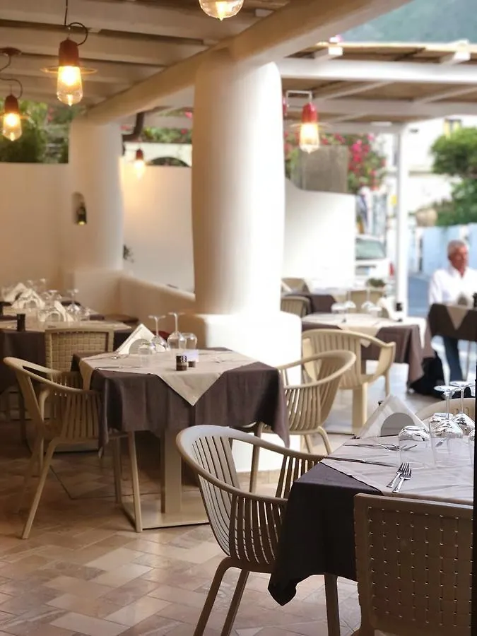 'A Alera Room & Breakfast Malfa (Salina)