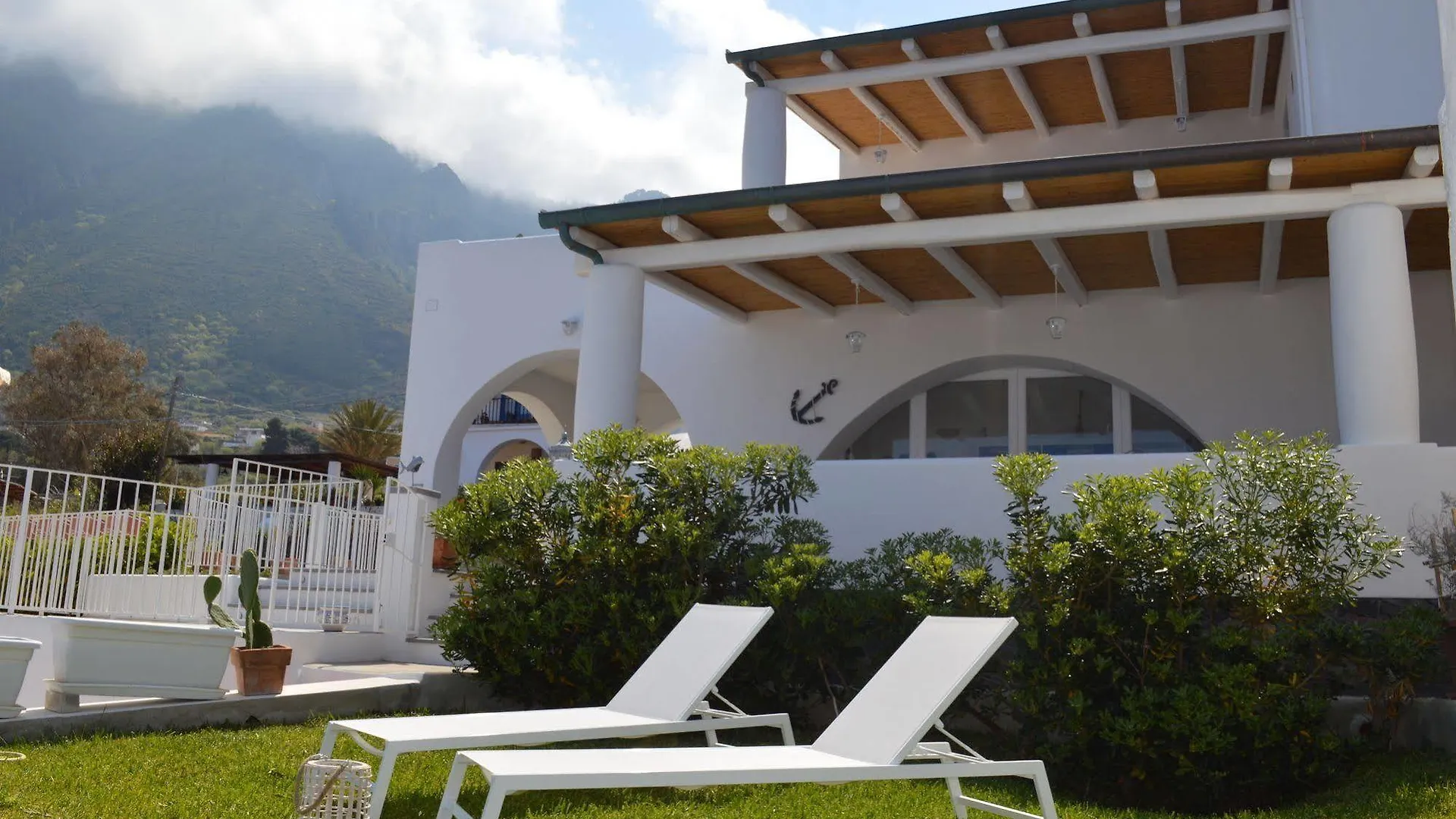 'A Alera Room & Breakfast Bed & Breakfast Malfa (Salina)